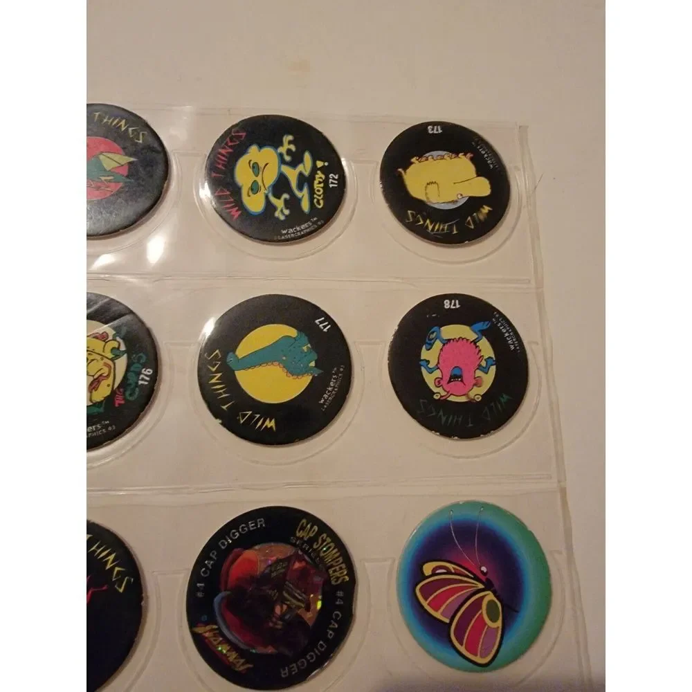 Lot Of 20 Vintage POGs Misc. Wild Things Insects Wildlife Animals Monkey Dogs‎